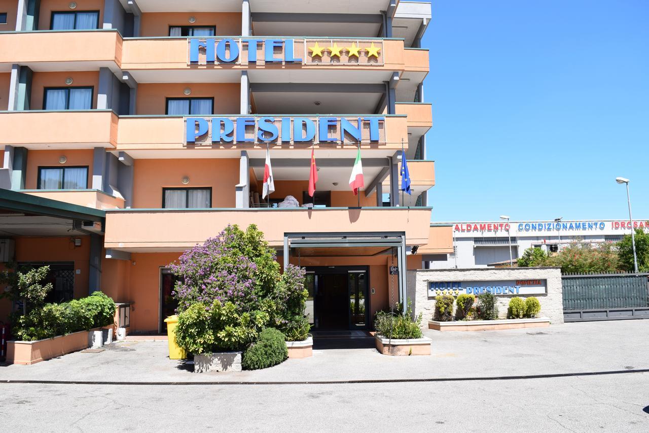 Hotel President Pomezia Kültér fotó